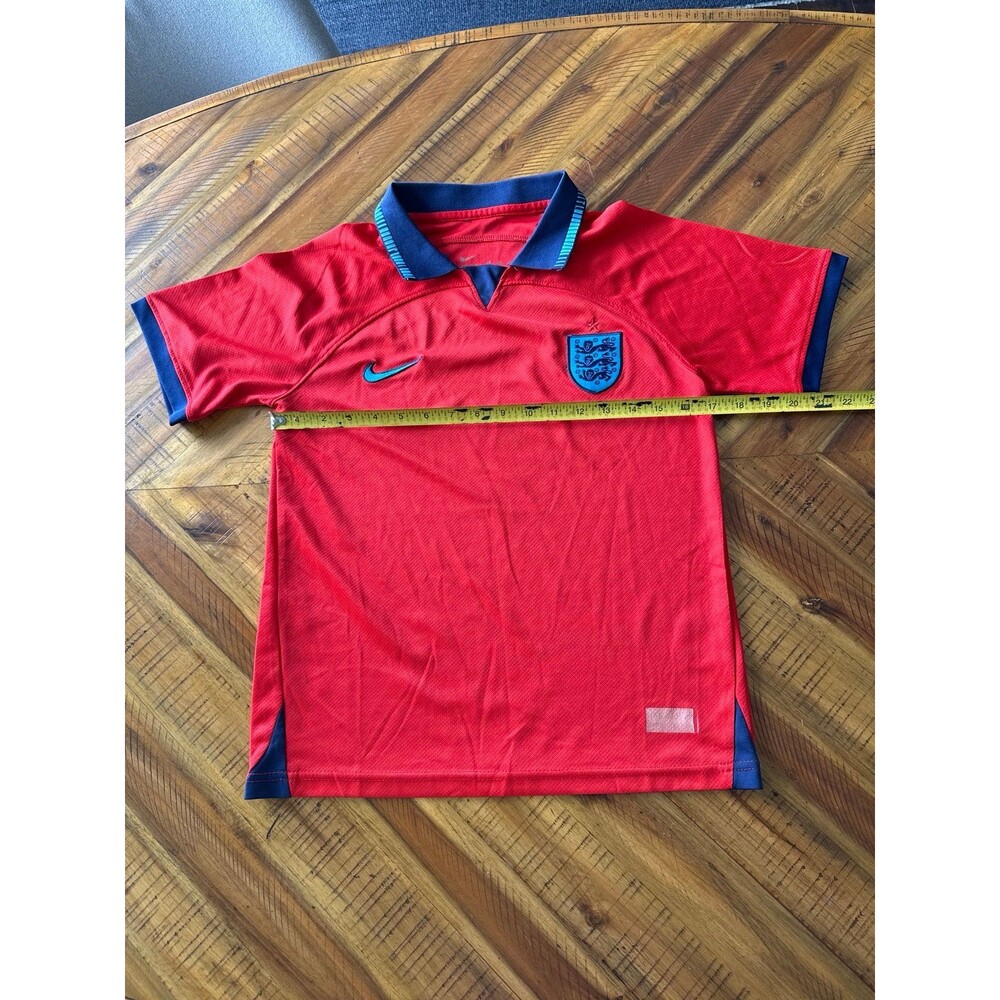 Nike England 2022 World Cup Away Jersey Youth Kids Size 28 Red Soccer Kit